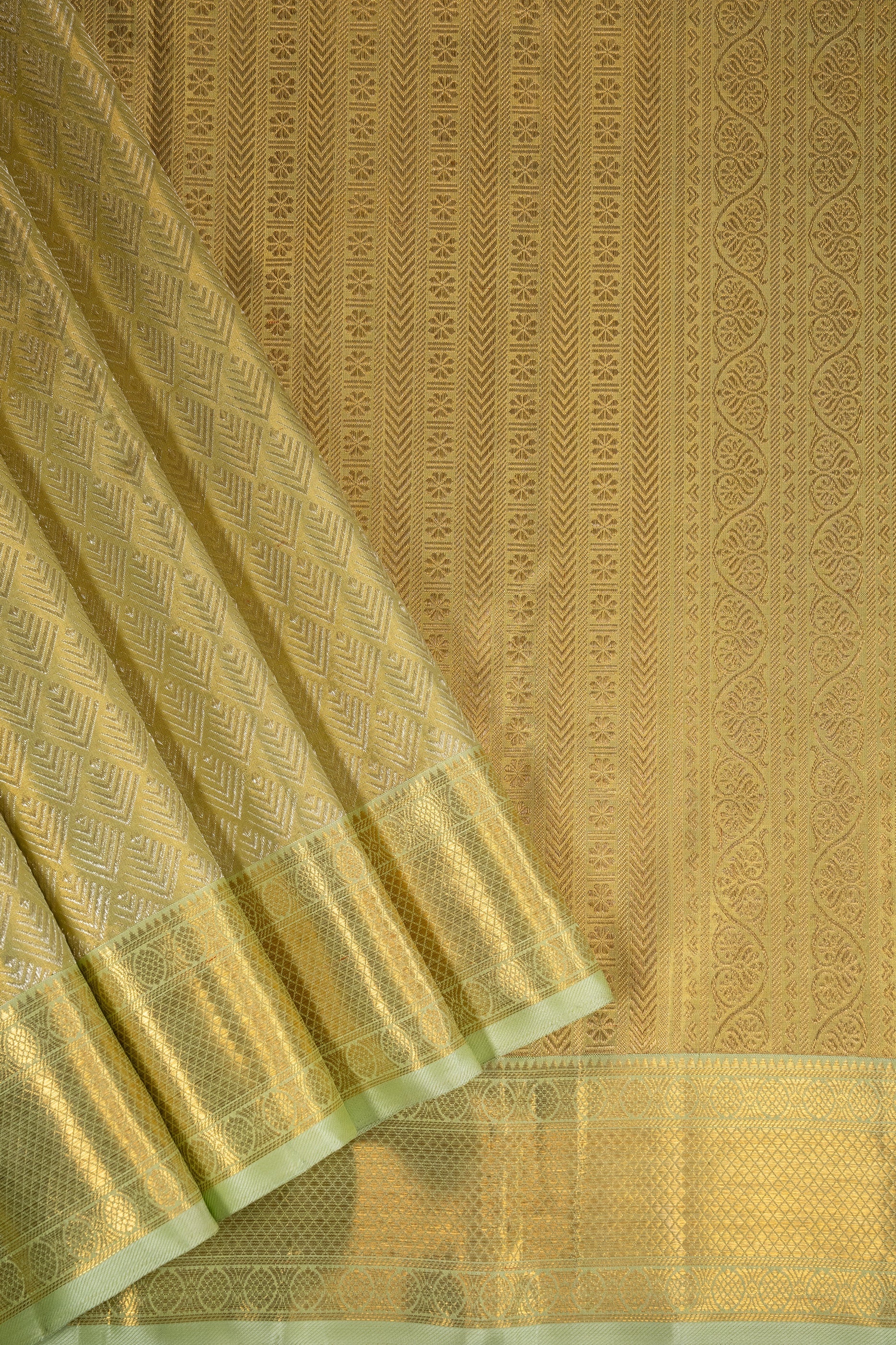 Eshani Kanjivaram Silk Saree – MHPG10